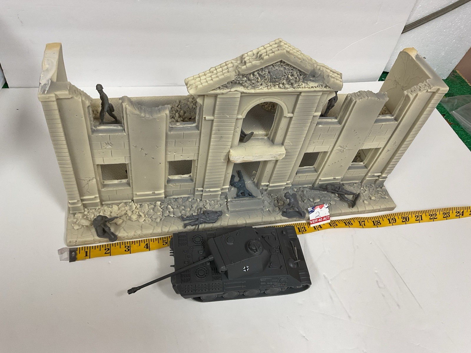 White Foam 20 inch Front building w/2nd Floor, Marx soldiers #2