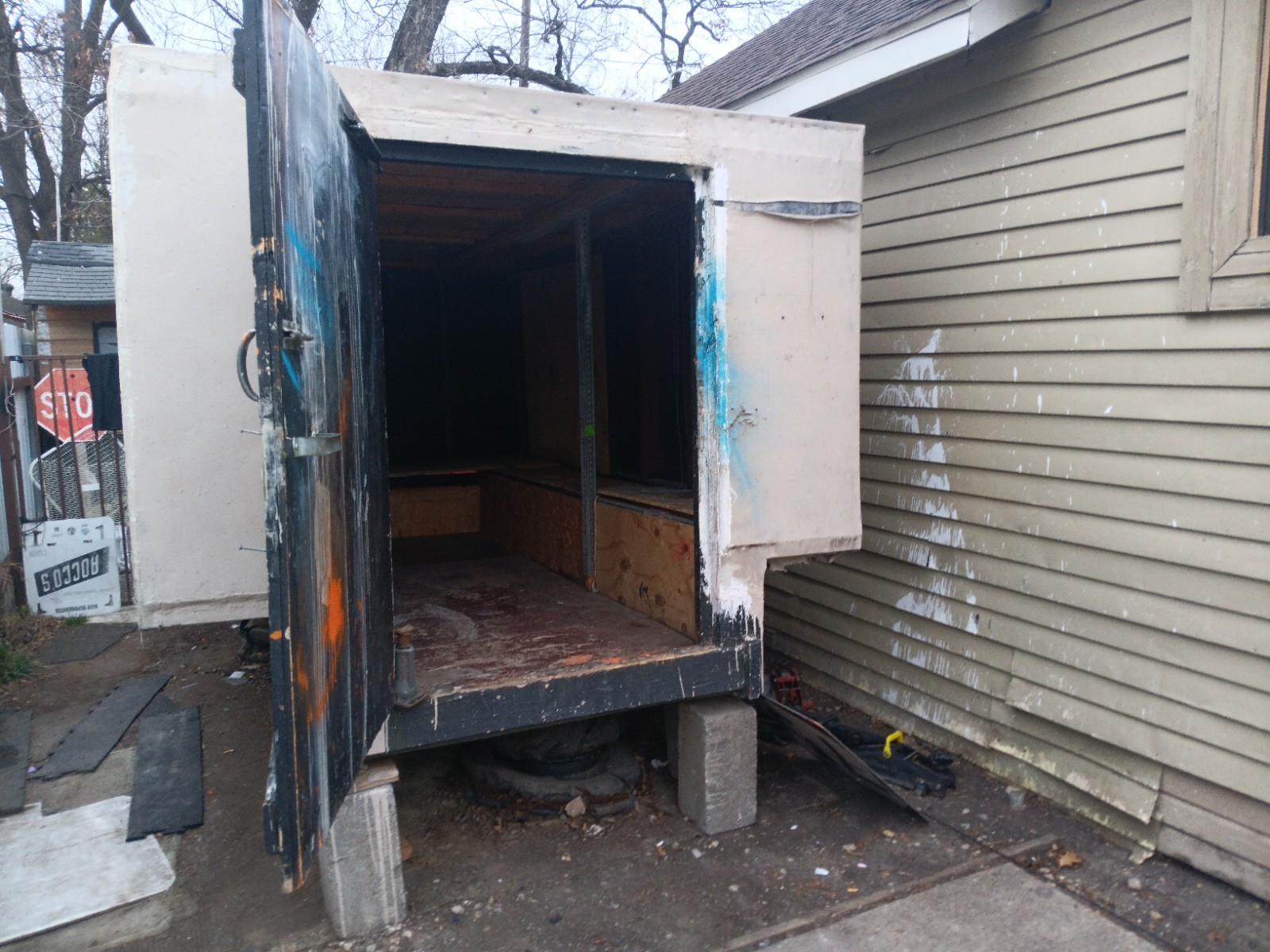 Prefabricated Wood & Metal Building, 1 Story, Front Door & Interior Storage