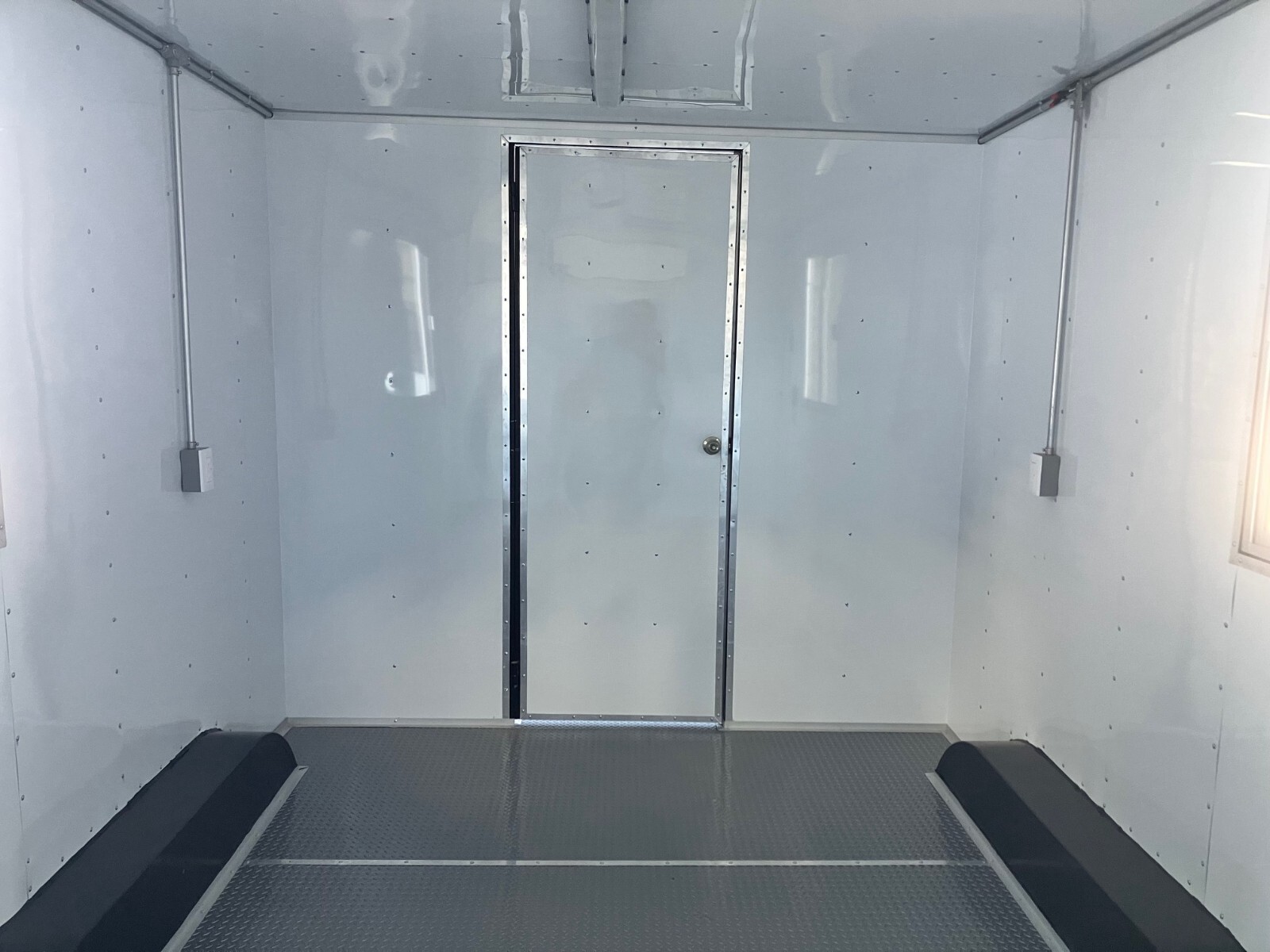 8×24 New Mobile Modular Jobsite Office Trailer, Custom Trailer Mfr. 8×20 8×22