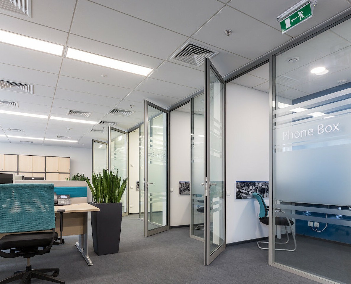 CGP Office Partition System, Glass Aluminum Wall 11′ x 9′ w/ Door Clear Anodized