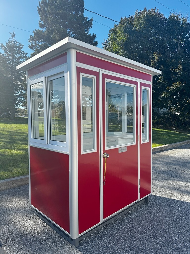 Guard Shack Ticket Booths Prefab Portable Mobile Office 4 x6 x7.5ft pallet base