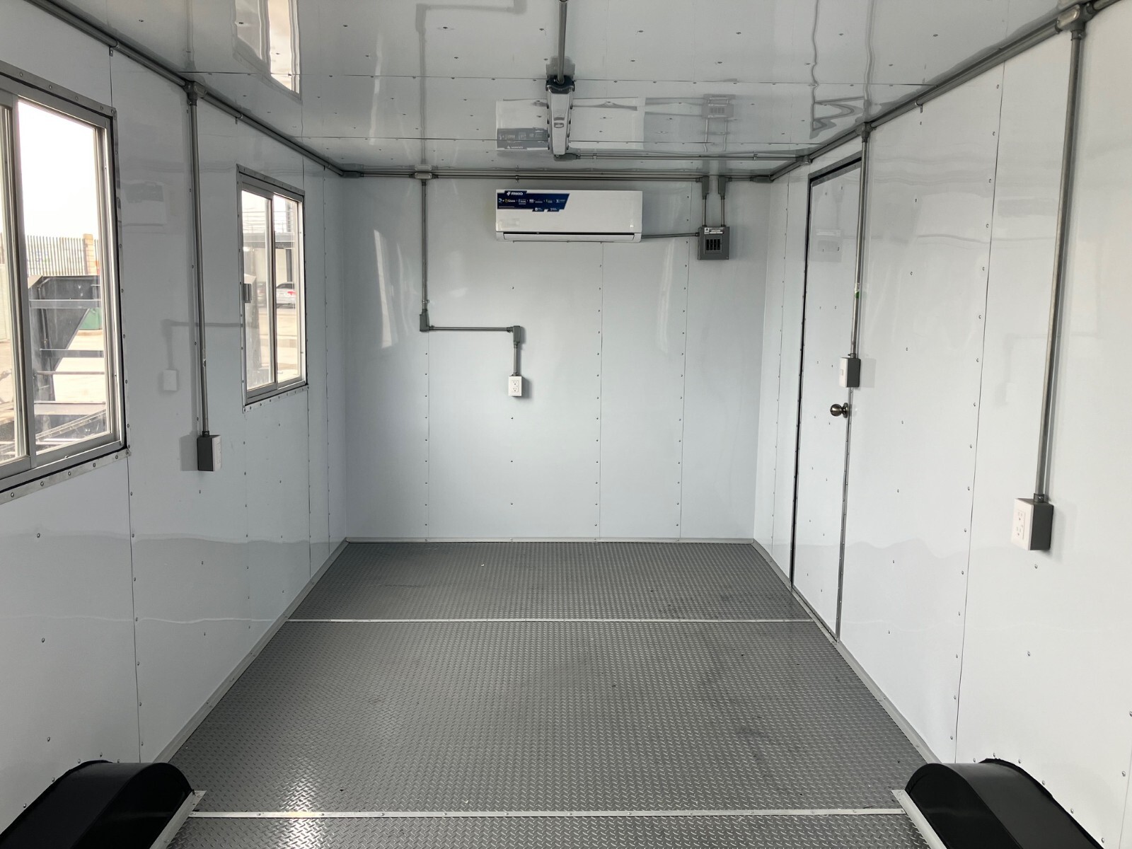 8×20 New Mobile Modular Jobsite Office Trailer, Custom Trailer Mfr. 8×22 8×24