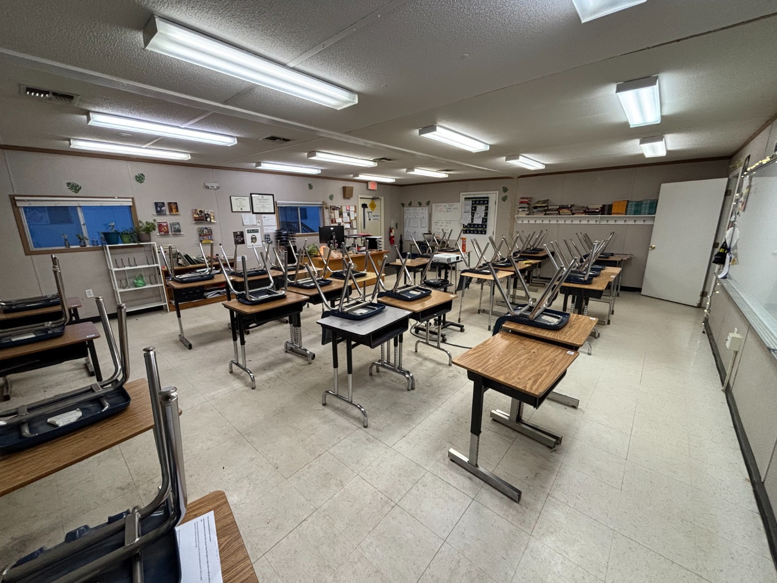 48×60 – 4 Classroom Modular Trailer Building. Delivery and setup available