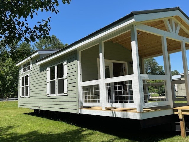 ELEGANT RUSTIC CABINS – MOVABLE TINY HOMES CABINS CUSTOM BUILT FOR YOUR PROPERTY