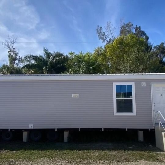 2023 Sawgrass MOBILE HOME 2 BR/2BA – Wind Zone 3 Metal Roof – Island Floor Plan