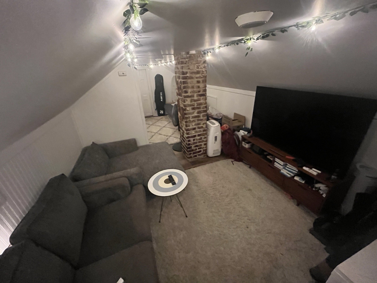 ROOM IN HOUSE FOR RENT (sublet) U DISTRICT