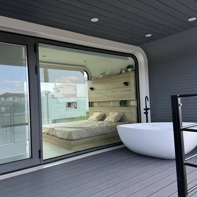 Good Quality Capsule Holiday Home Eco Friendliness Light Steel Villa