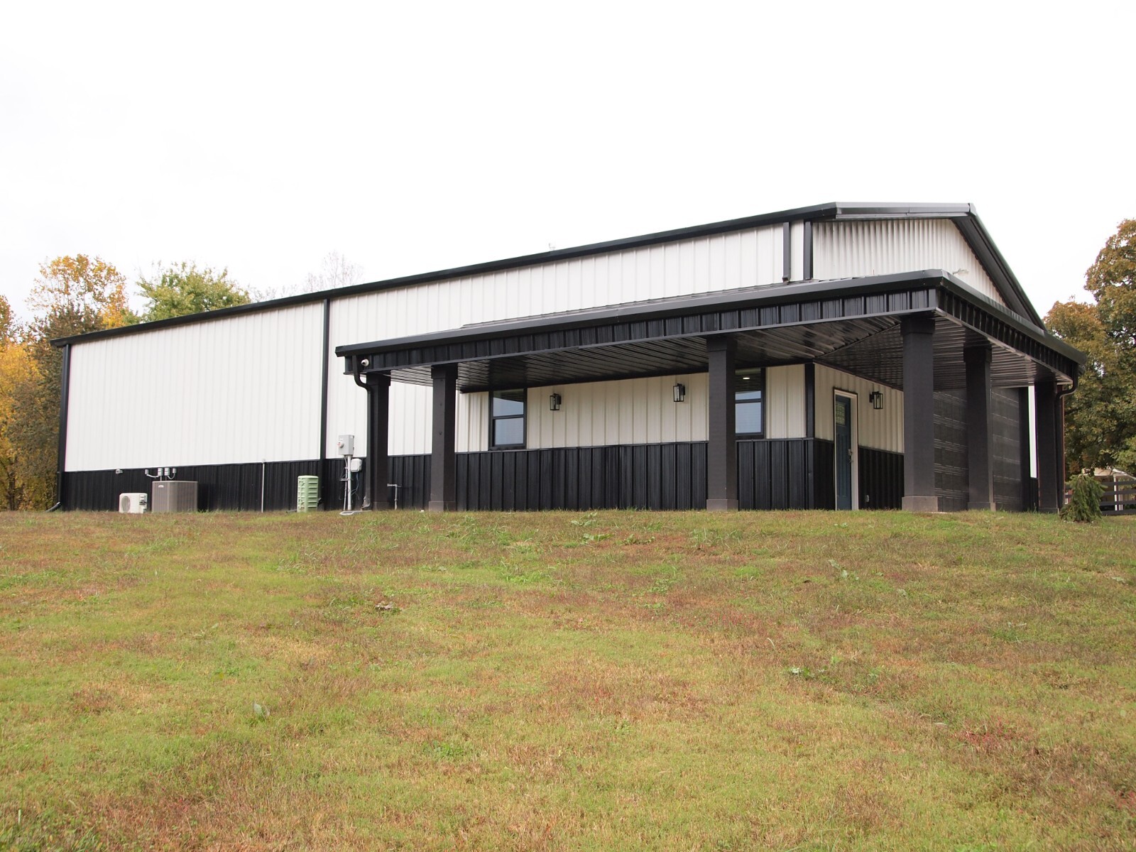 50x75x16 Steel Building SIMPSON Metal Workshop and Garage as shown in picture