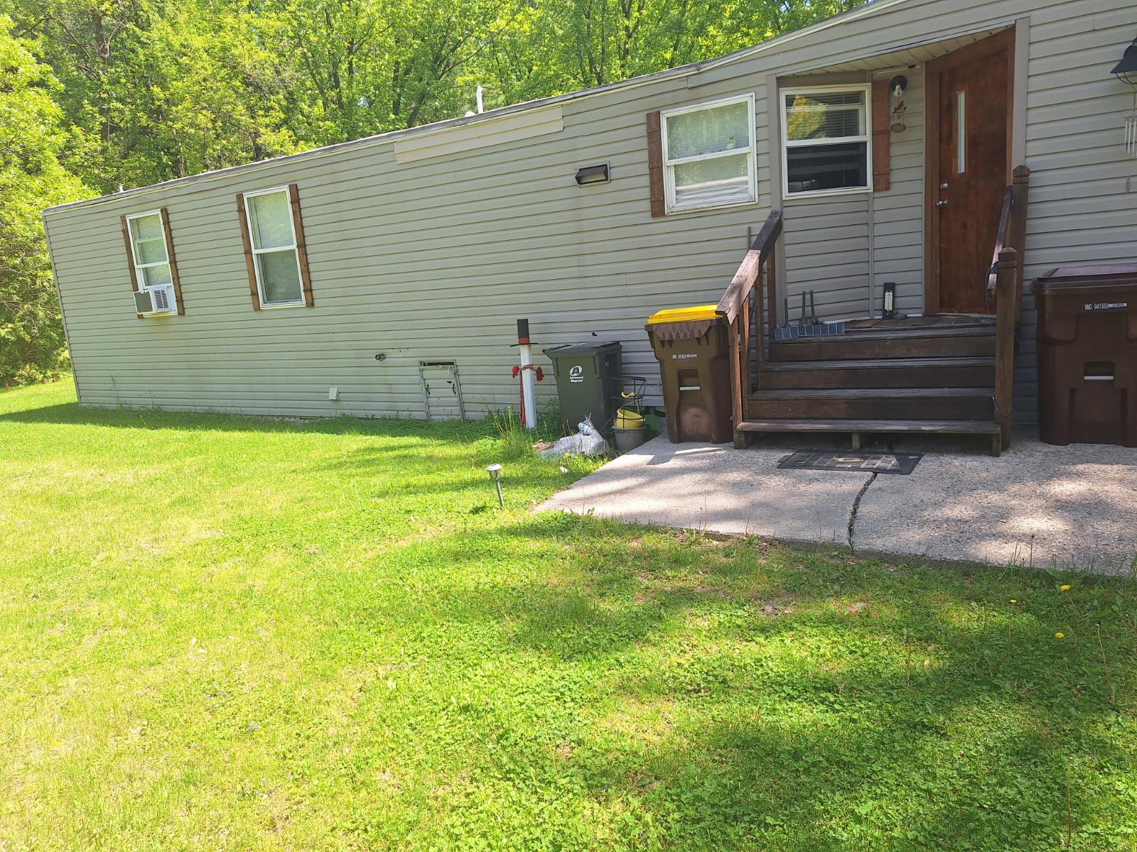 Contemporary Modular Home with Front Porch, Vinyl and Wood Siding, 1 Story