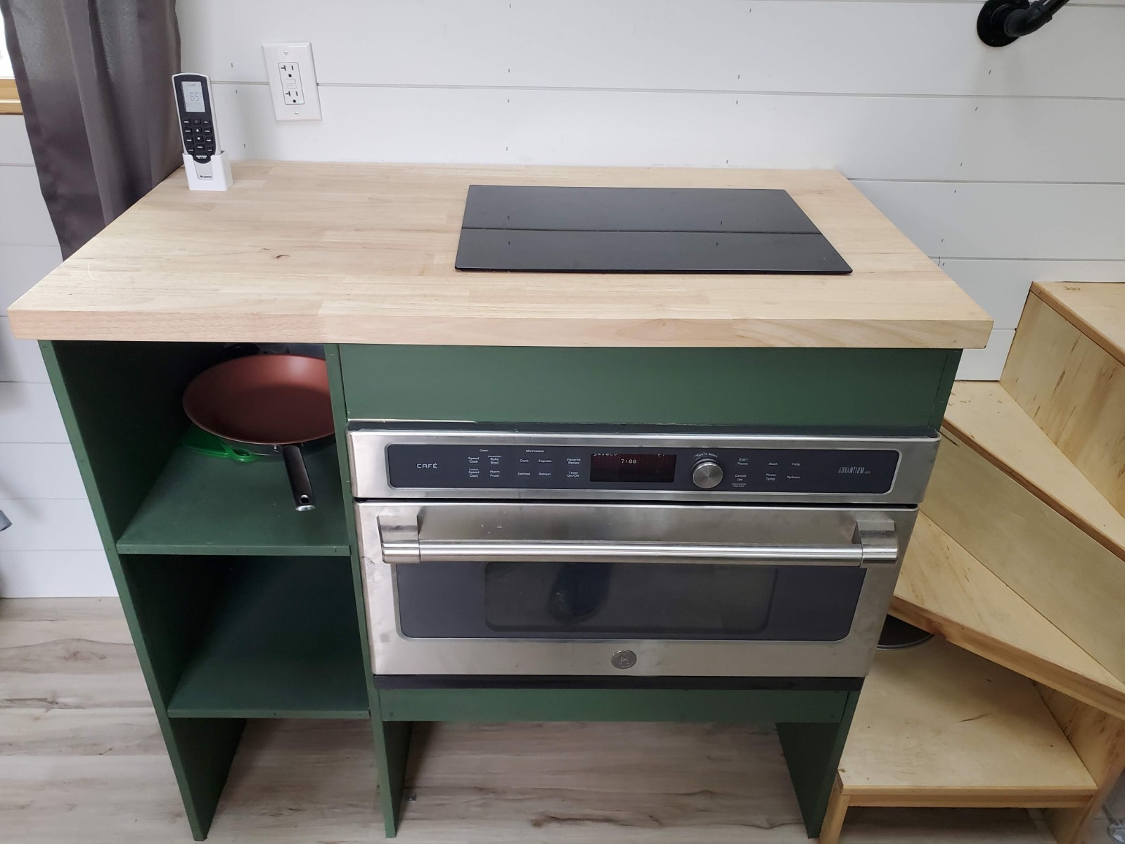 Tiny House On Wheels 2 Lofts, HVAC, W/D, Microwave, Stove, Composting Toilet