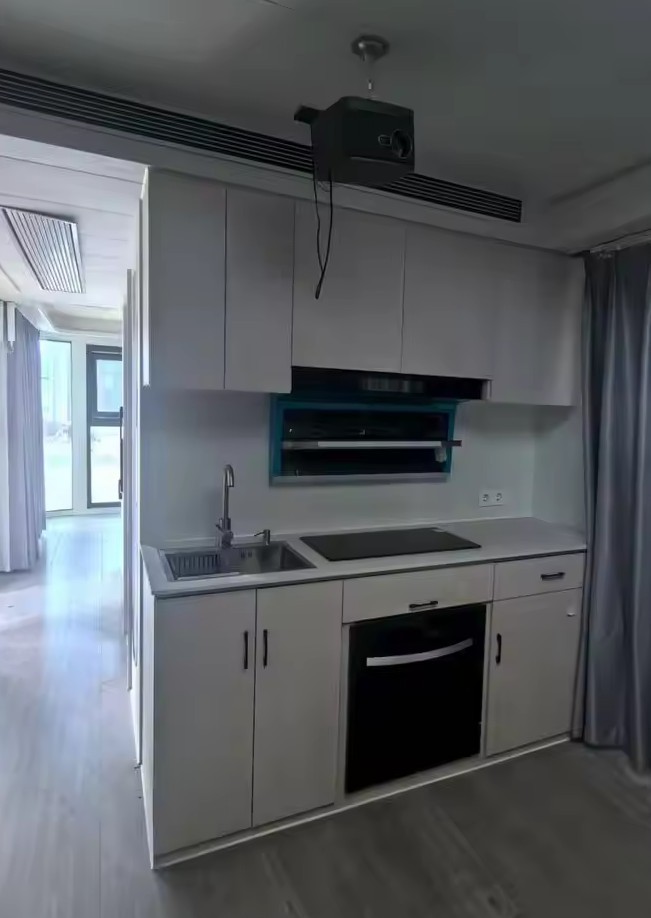 2 Story Luxury Home 10.5ft X 28ft With Balcony