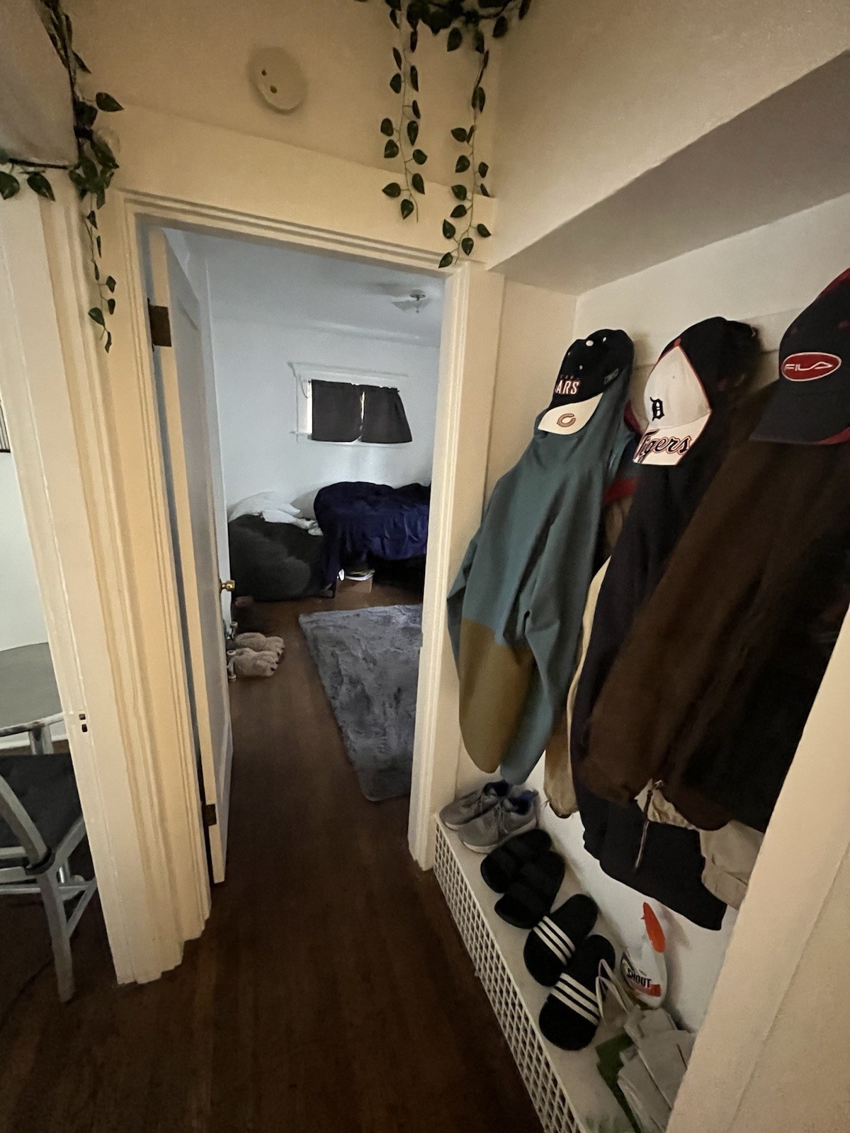 ROOM IN HOUSE FOR RENT (sublet) U DISTRICT