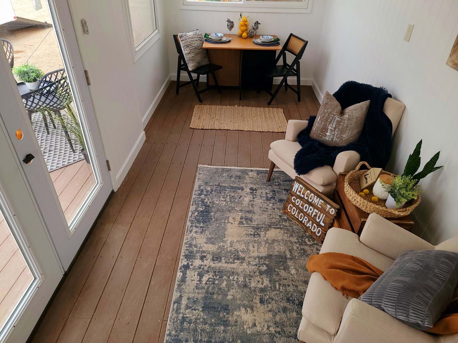 LARGE 26ft ON-OFF GRID CUSTOM CONTAINER ADU/SHORT TERM RENTAL- SOLAR POWER DECK