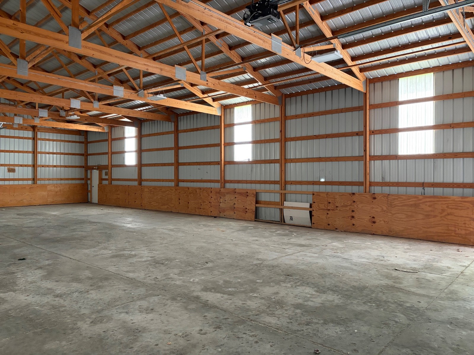 used metal building 40′ x80′