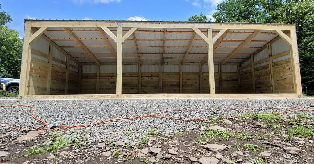 Horse Run-in – Livestock Shelter – Goat Shed – Sheep Shed 12×32