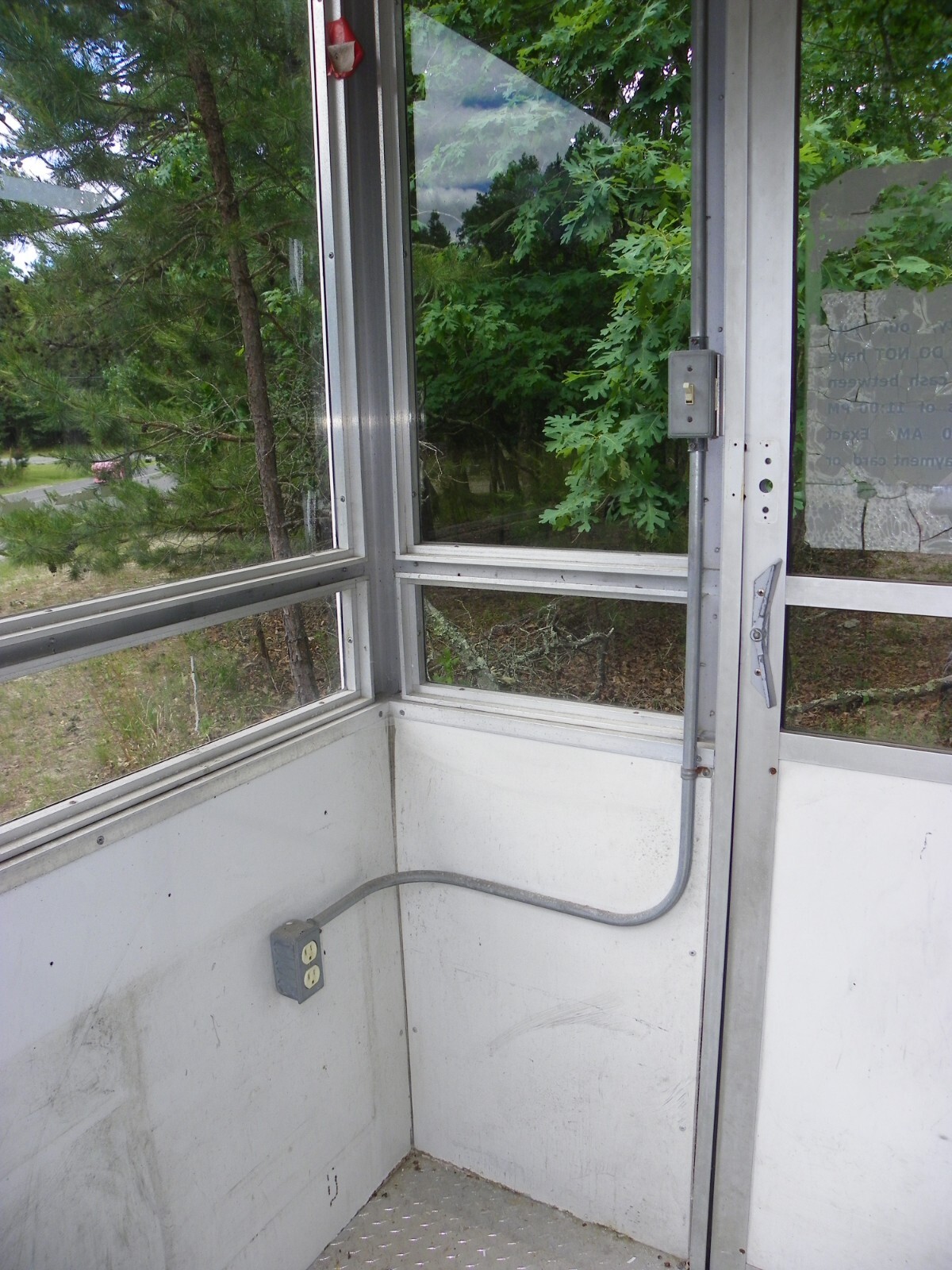 Heat+AC+Electric GUARD SHACK-Gas Station Hut-HUNTING CABIN PICK UP NJ Near PHILA