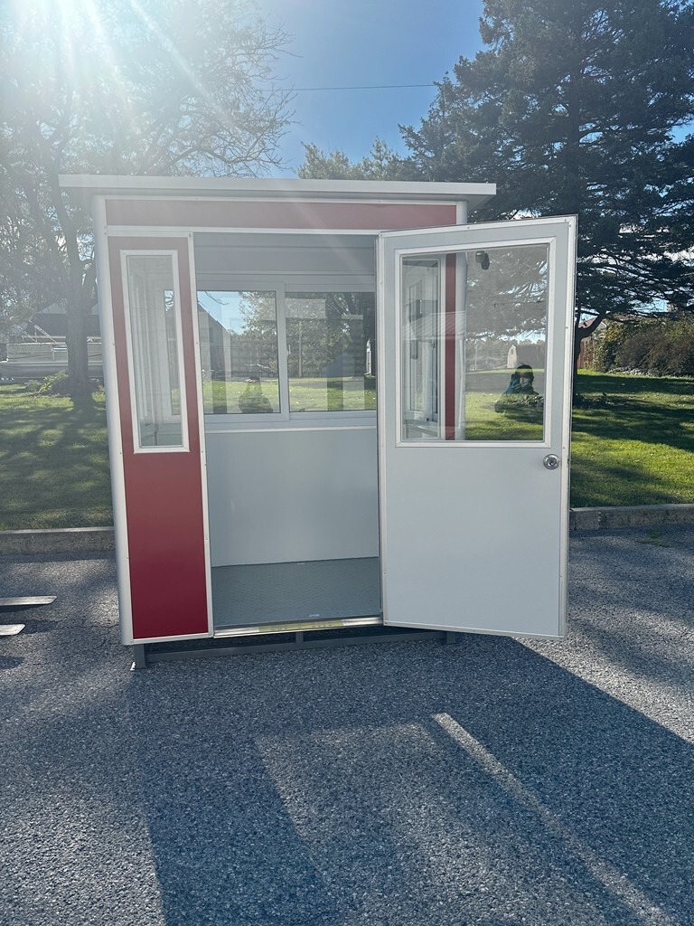Guard Shack Ticket Booths Prefab Portable Mobile Office 4 x6 x7.5ft pallet base