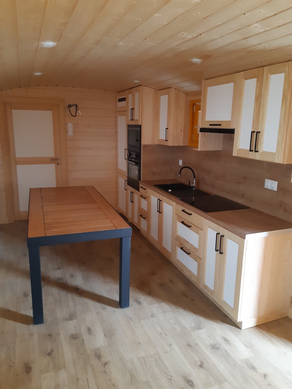 Tiny house on wheels for sale. The caravan (roulotte)