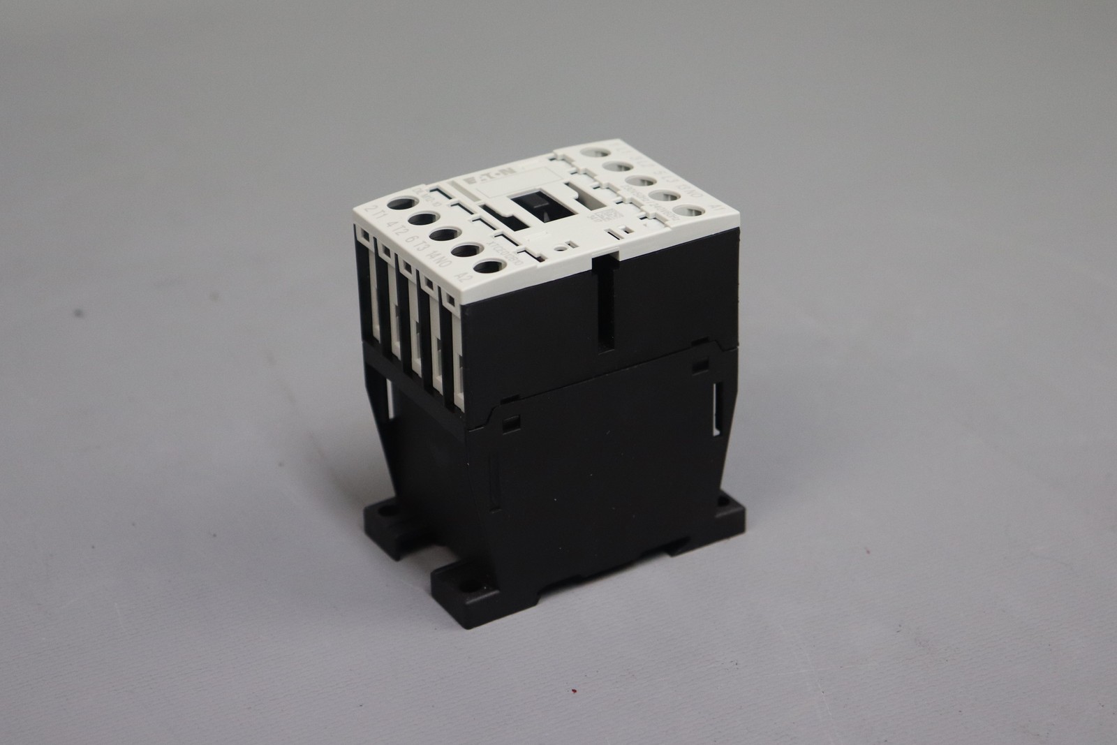 Eaton Moeller DILM12-10 Power Contactor 230V 50Hz 240V 60Hz Unused OVP