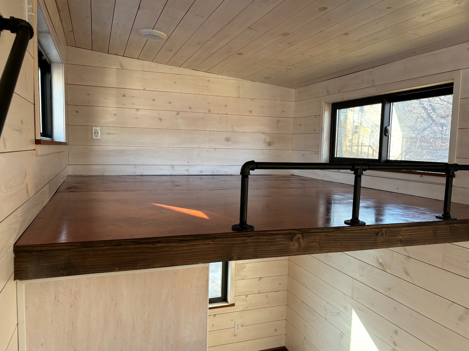 Tiny house on wheels for sale 32 X 8