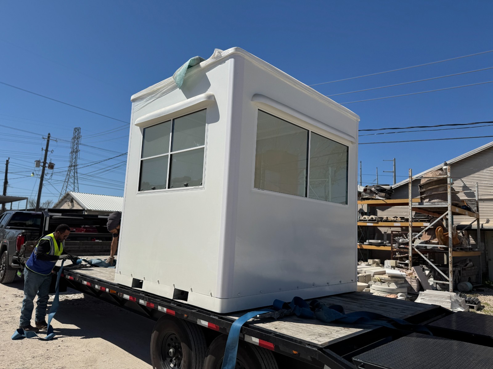 6.8 x 6.8 Prefabricated Portable Modular Guard Shack Cabin Gate Booth