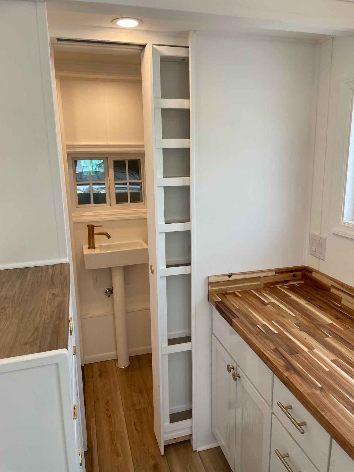 2024 Custom-Built Tiny House on Wheels (Ready for pickup or delivery)