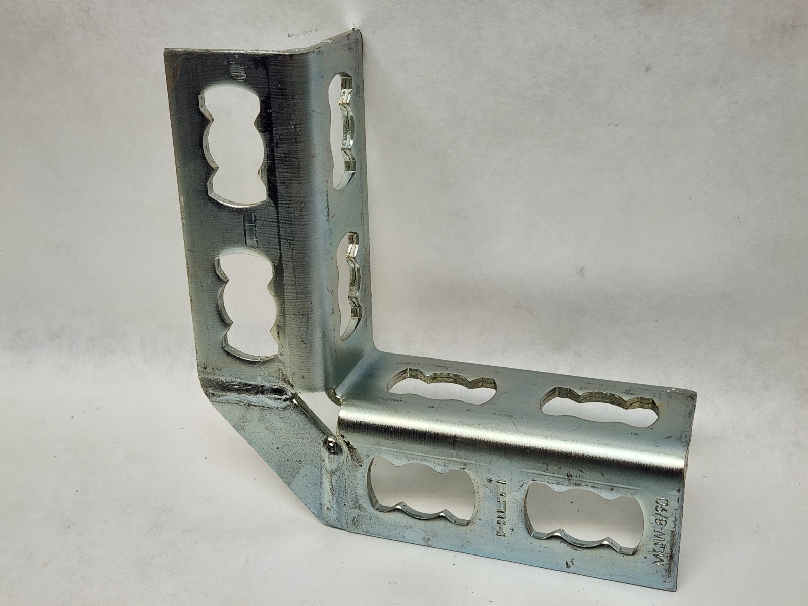 NEW – HILTI MQW-8/90 90° DEGREE EIGHT 8 HOLE RIGHT ANGLE BRACKET CONNECTOR