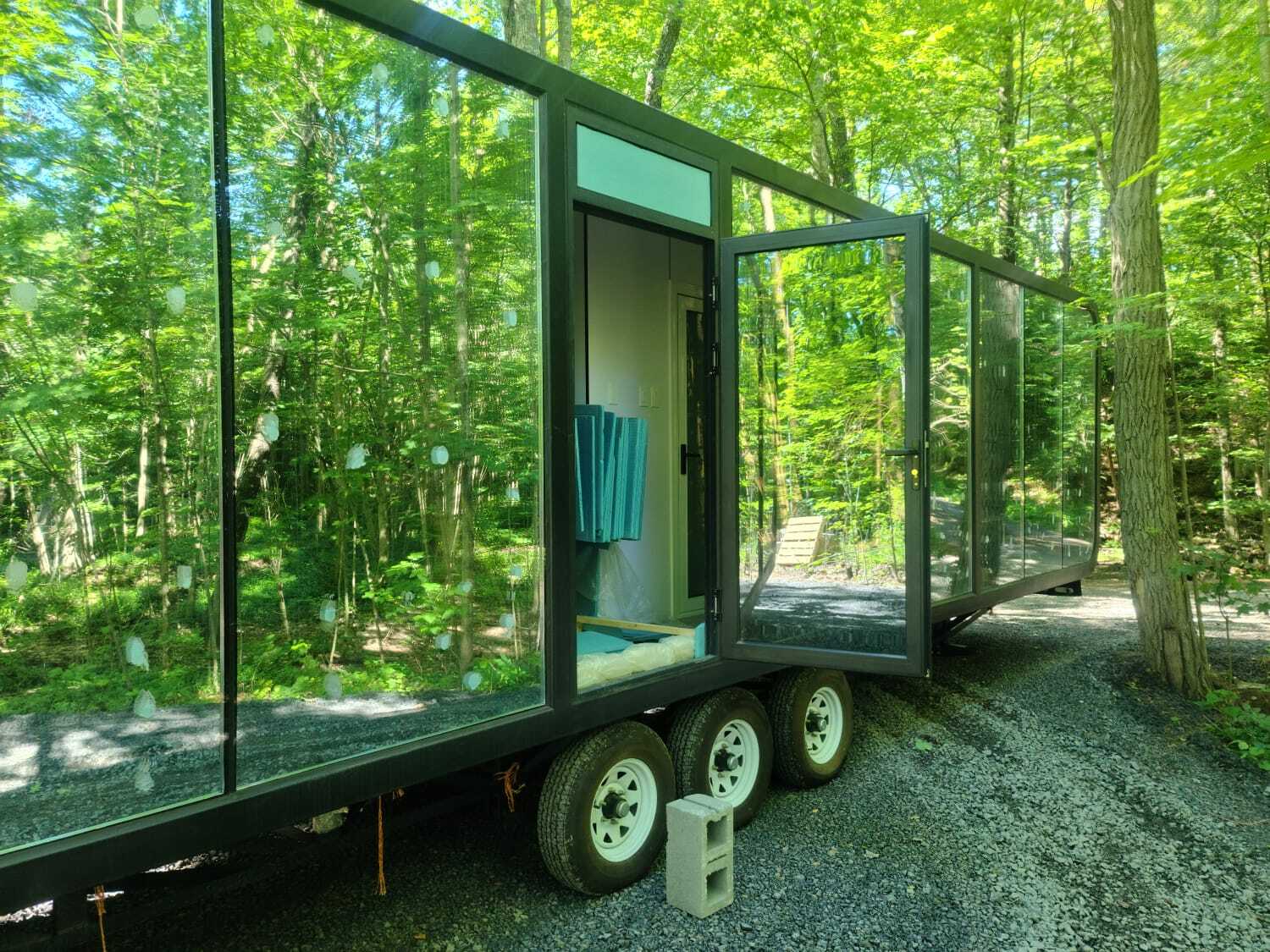 South Beach Reflection House Shipping Container Home Catalog L40′