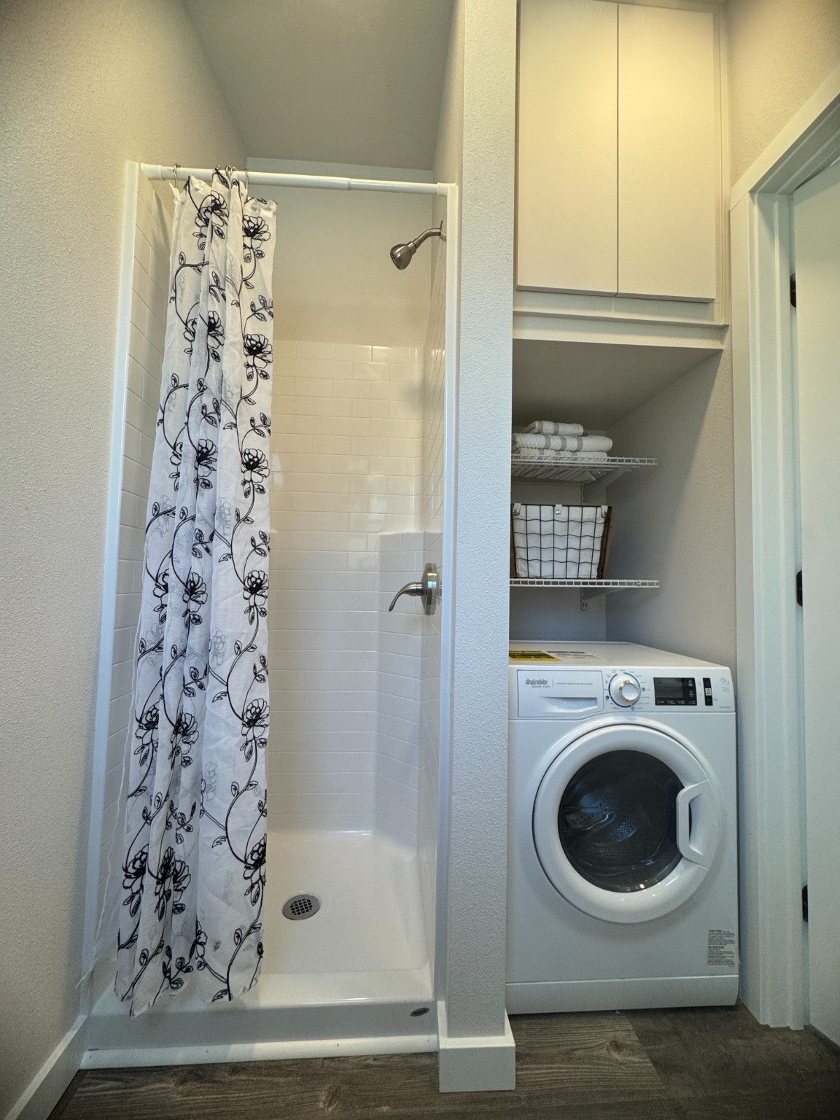 New Forever Tiny Home on Wheels 40′ Suite with bed closet & full kit & bath