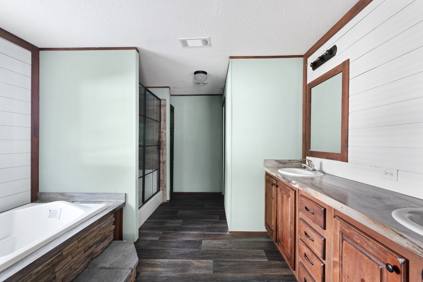 2023 Live Oak HIGHLANDER Mobile Home 5BR/3BA 32×74-All Southeast States-45 Days!