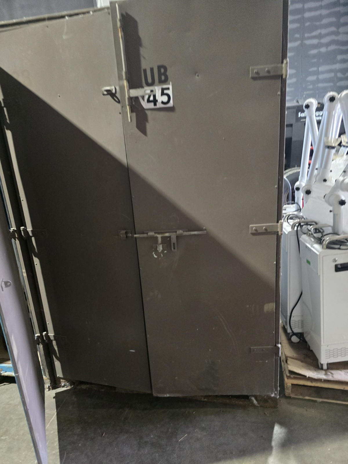 Steel 5×8 foot Metal Mini Self Storage DIAMOND PLATE FLOOR UNIT