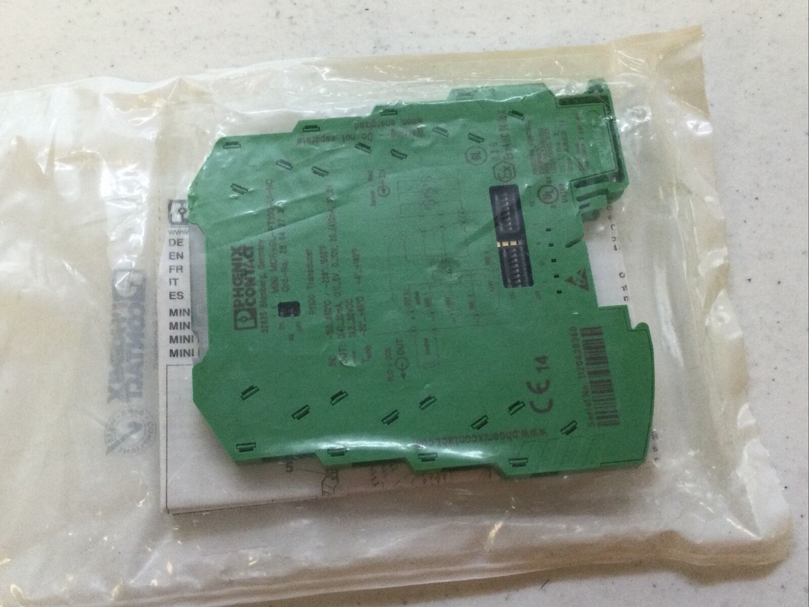 NEW PHOENIX CONTACT ANALOG SINGAL ISOLATOR 2864273