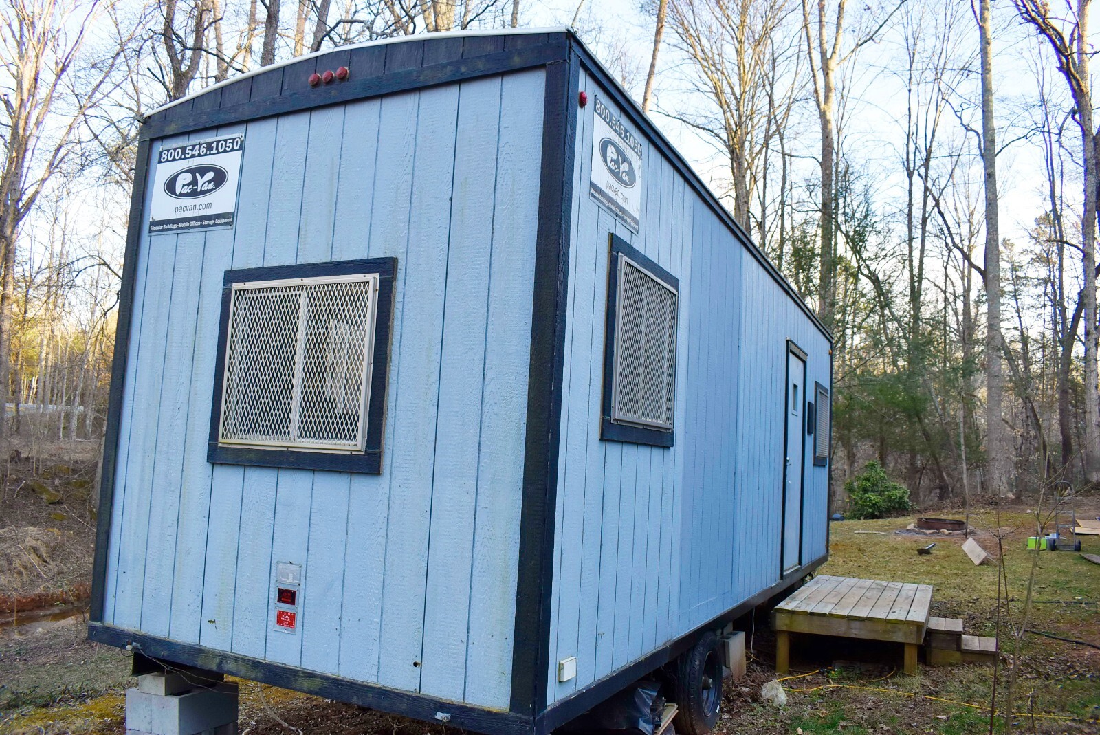 26 x 8 ft HOME OFFICE ONLINE STORE SHIPPING DEPARTMENT SOCIAL MEDIA HEADQUARTERS