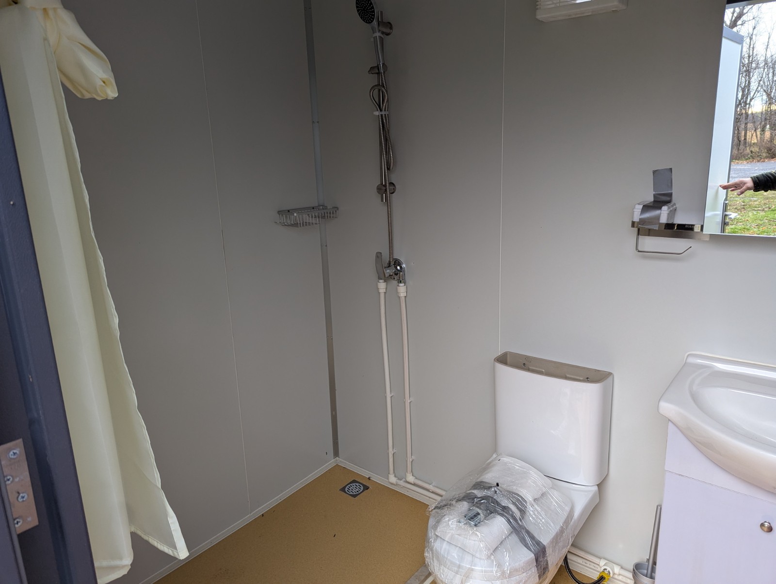 Bastone Portable Restroom Bathroom Mobile Toilets w/Shower + Sink
