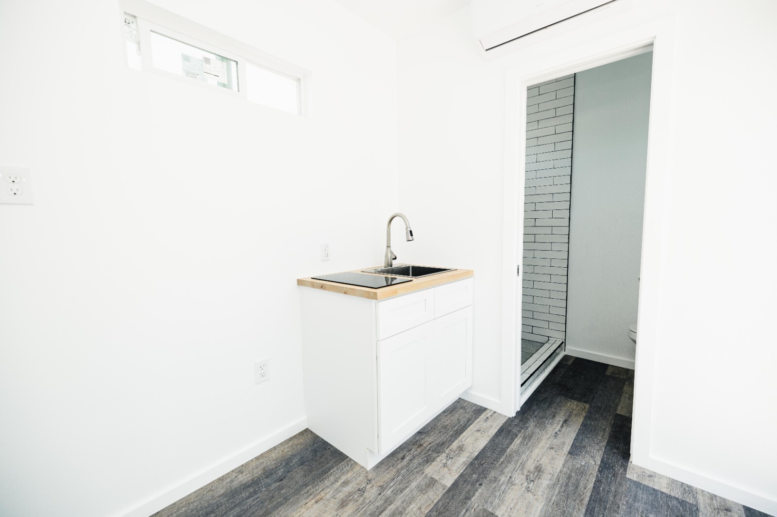 20 ft Shipping Container Home – The Beaumont
