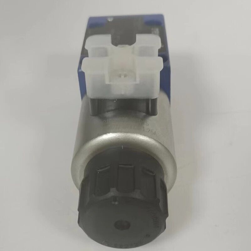New Rexroth Solenoid Valve M-3SED6UK13/350CG24N9K4 R900052621