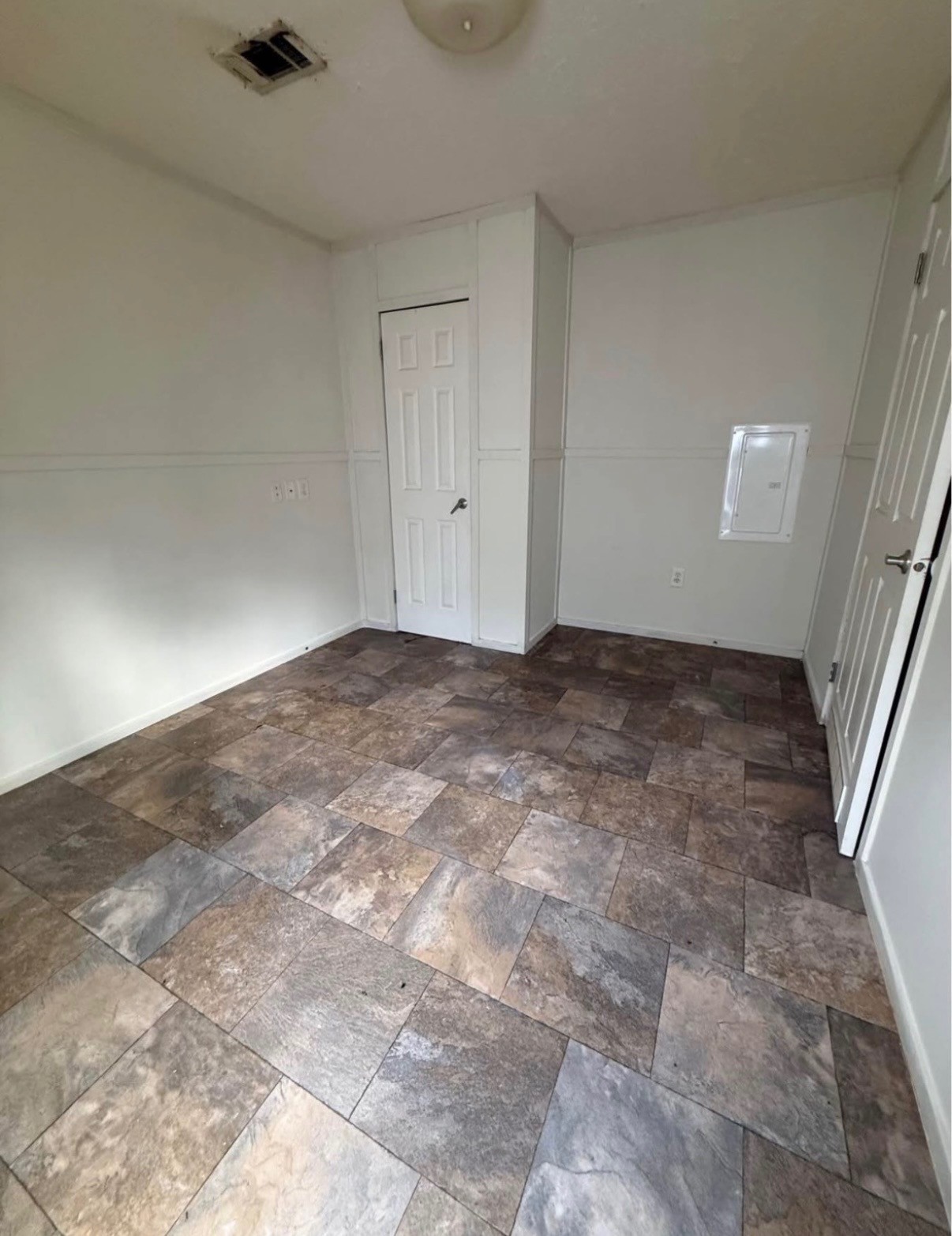 RiteWay Homes 14×70 Mobile Home 2BR 1BA Kitchen Vinyl Contemporary 980ft²