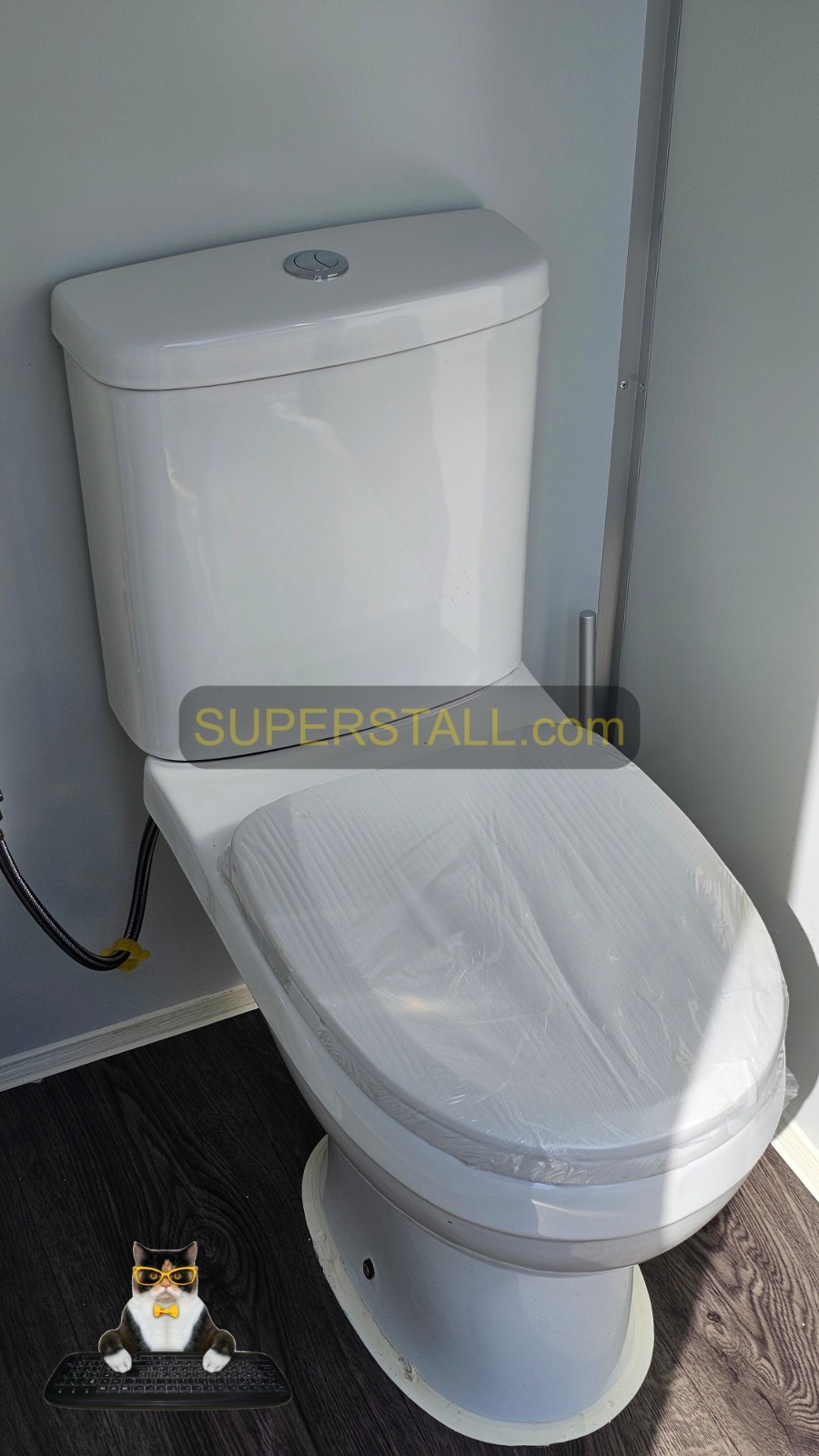 New Mobile Bathroom Steel Portable Restroom Sink Toilet Single Stall Insulated