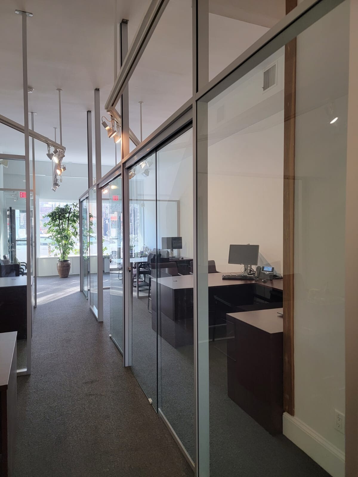 CGP Single-Slide Door System, Glass Aluminum 2-Wall 12’x9’x8′, Clear Anodized