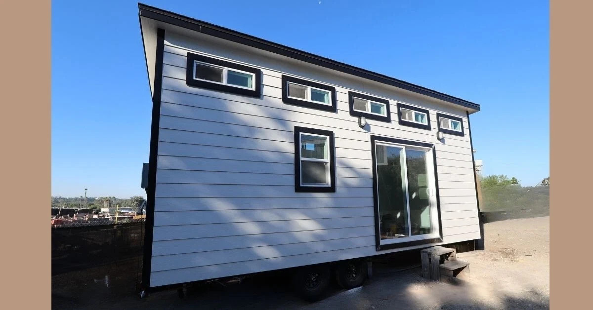 24ft Tiny Home On Wheels (Sleeper Lofts) –