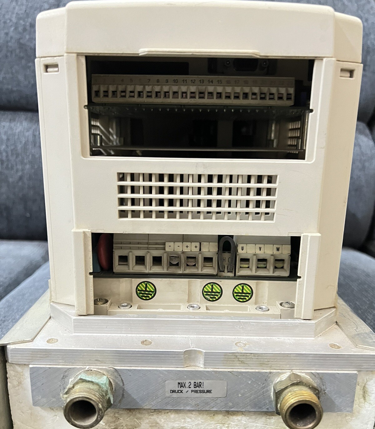 KEB COMBIVERT 15.F4.CMG-4F04/