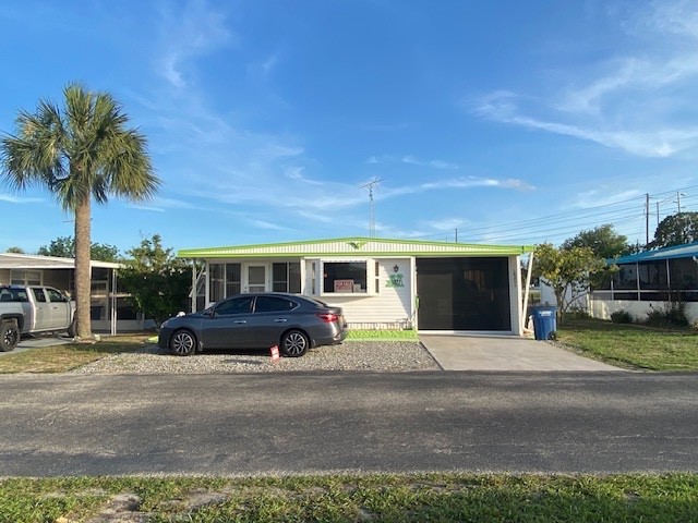 Mobile Home 2bed 2bath, 2 car garage, whole house generator runs on natural gas!