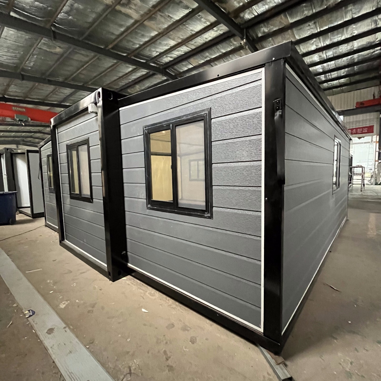 “Cozy 2-Bedroom Mobile Home with Kitchen, Shower, and Toilet – Perfect Tiny Home