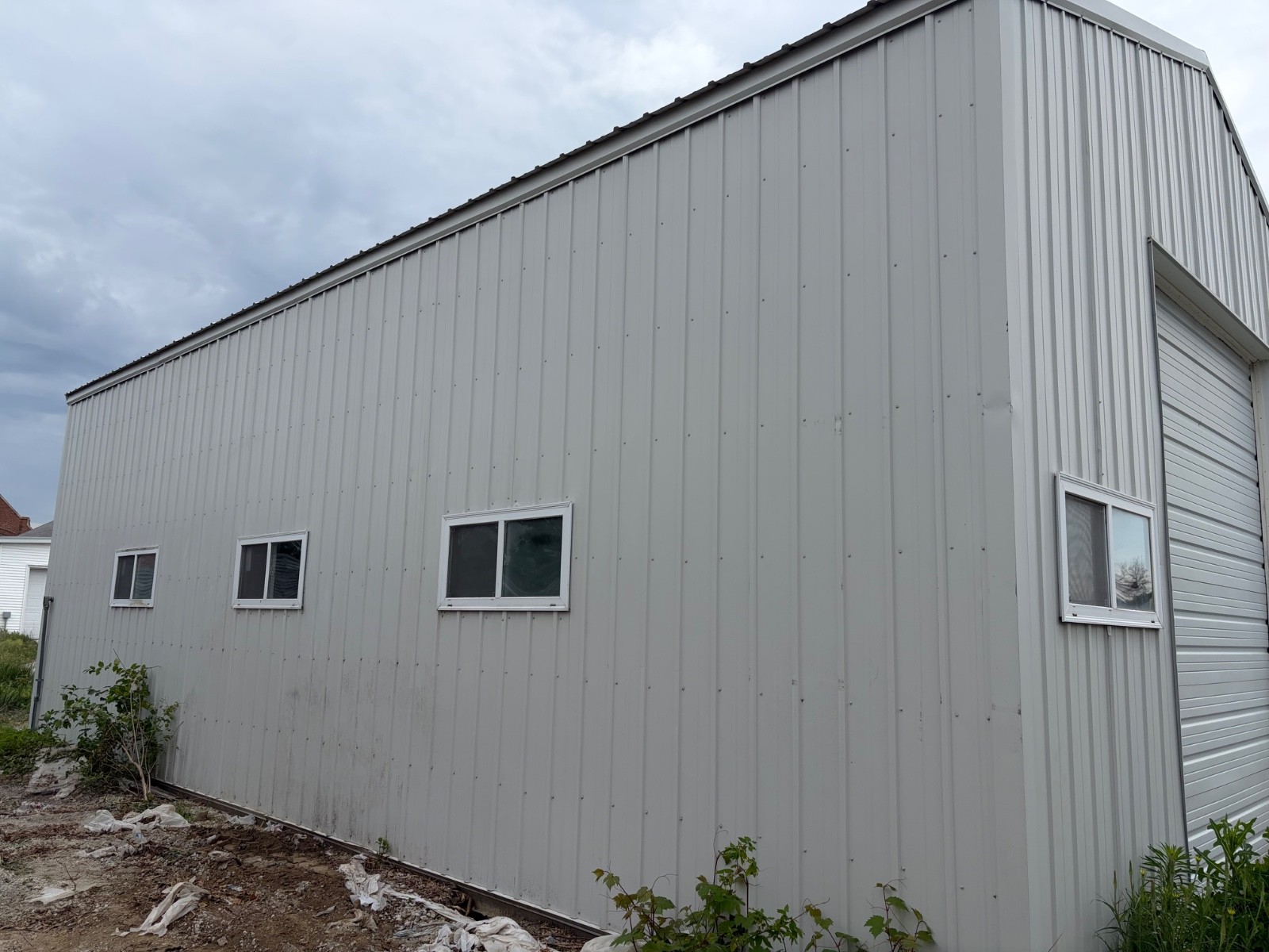 used metal building 22′ x 40′