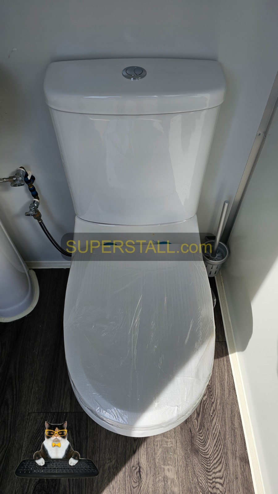 New Mobile Bathroom Steel Portable Restroom Sink Toilet Single Stall Insulated