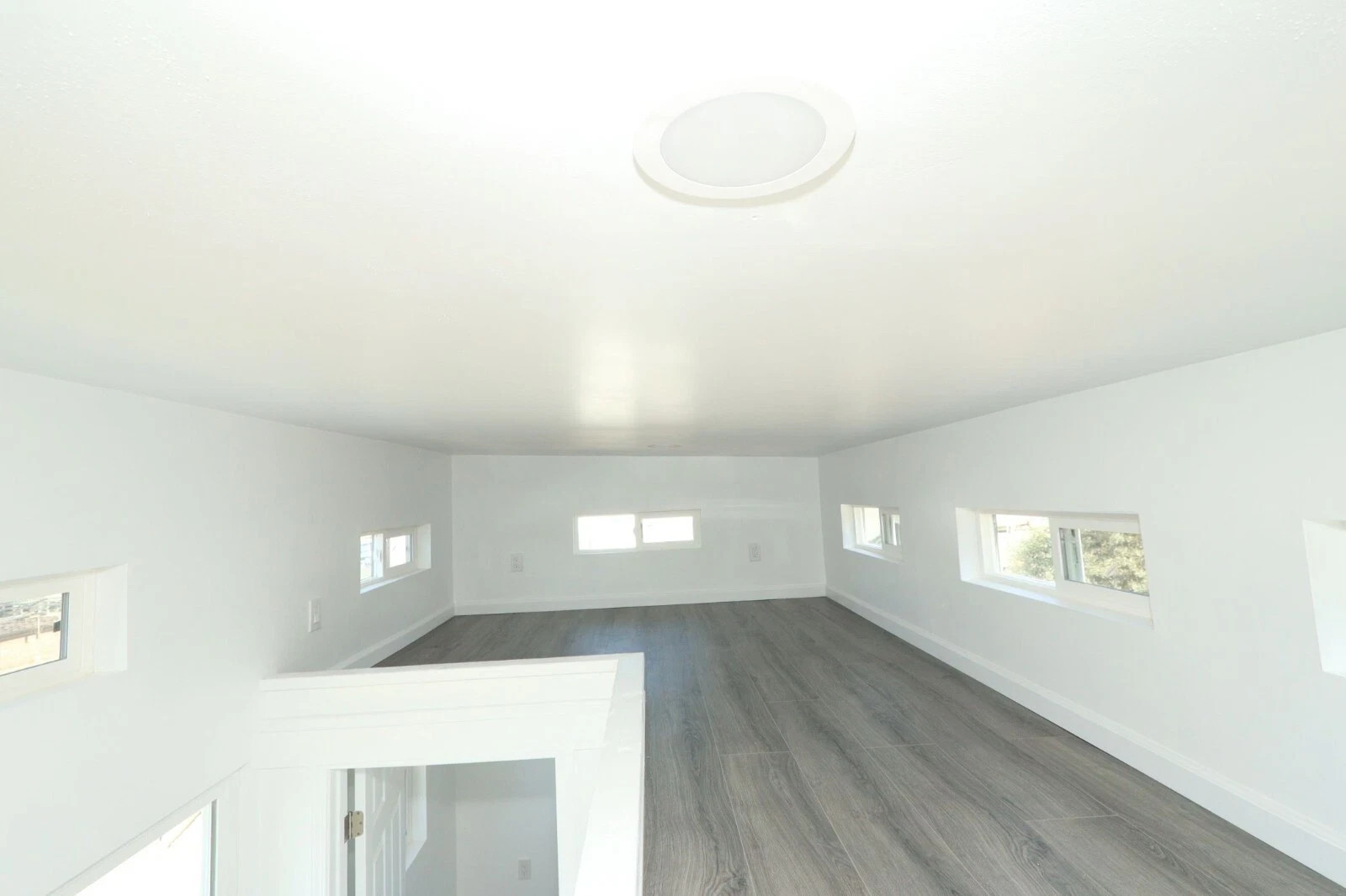 24ft Tiny Home On Wheels (Sleeper Lofts) –