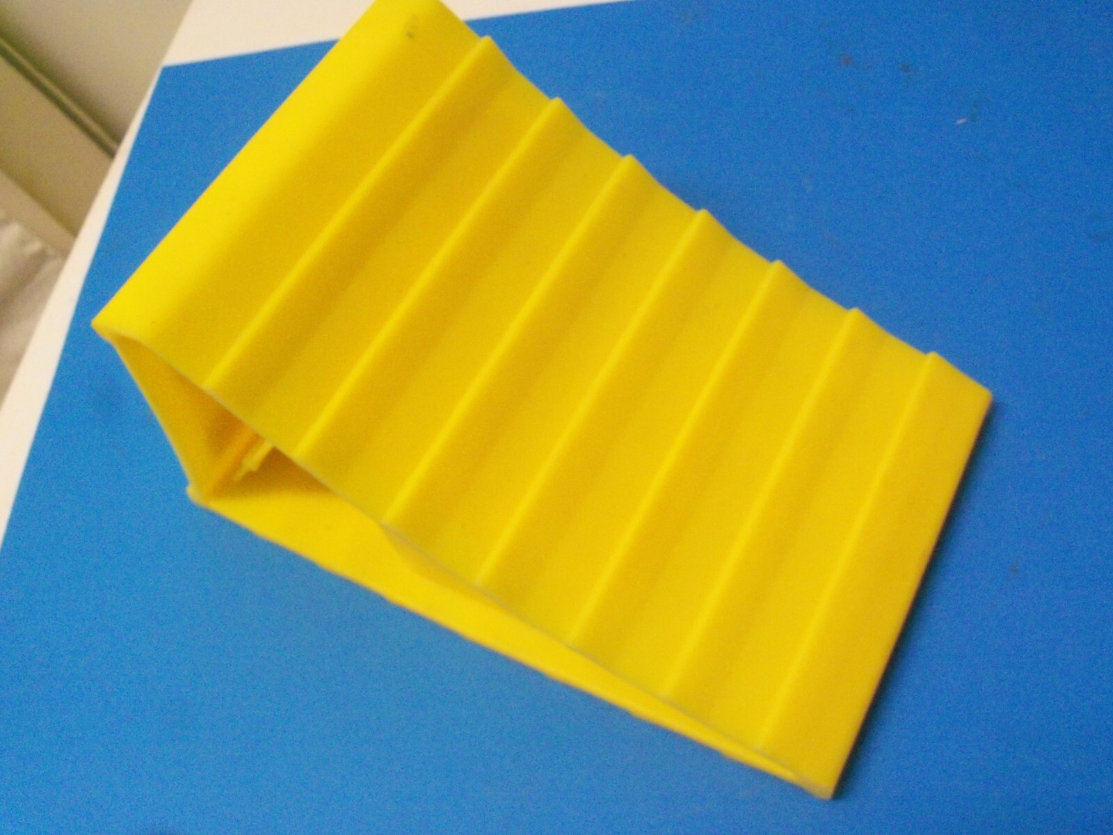 Camco Yellow Plastic RV Wheel Chock 44412 Camco 44412 014717444125 Plastic VB9