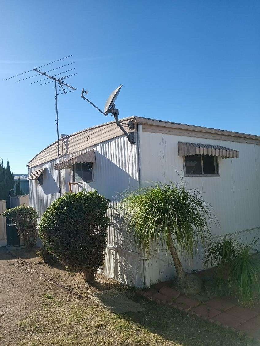 Beautifully Remodeled 2BD 2BTH Mobile Home For Sale