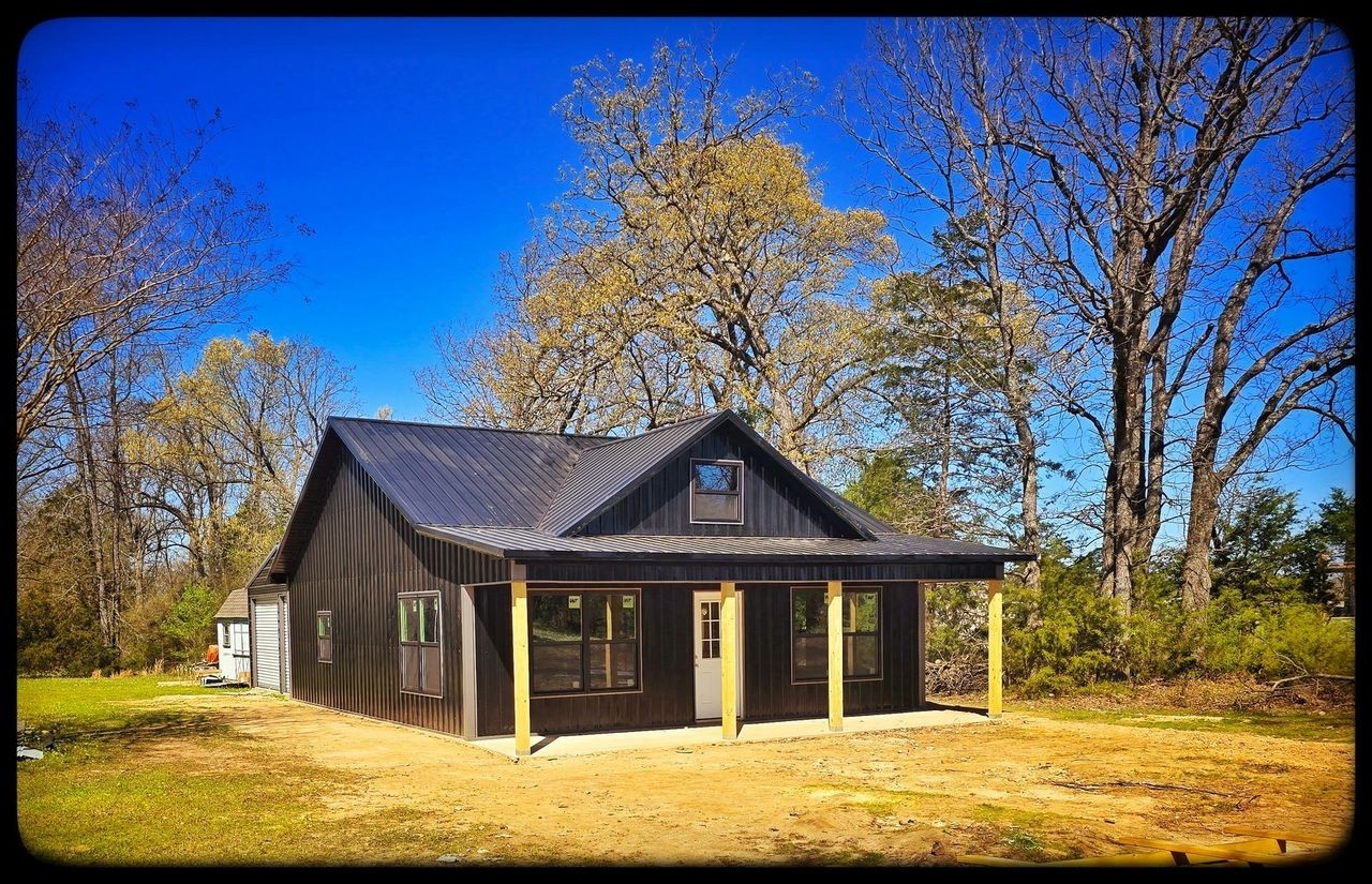HOUSE KIT (3BED 2bath) With Interior Framing