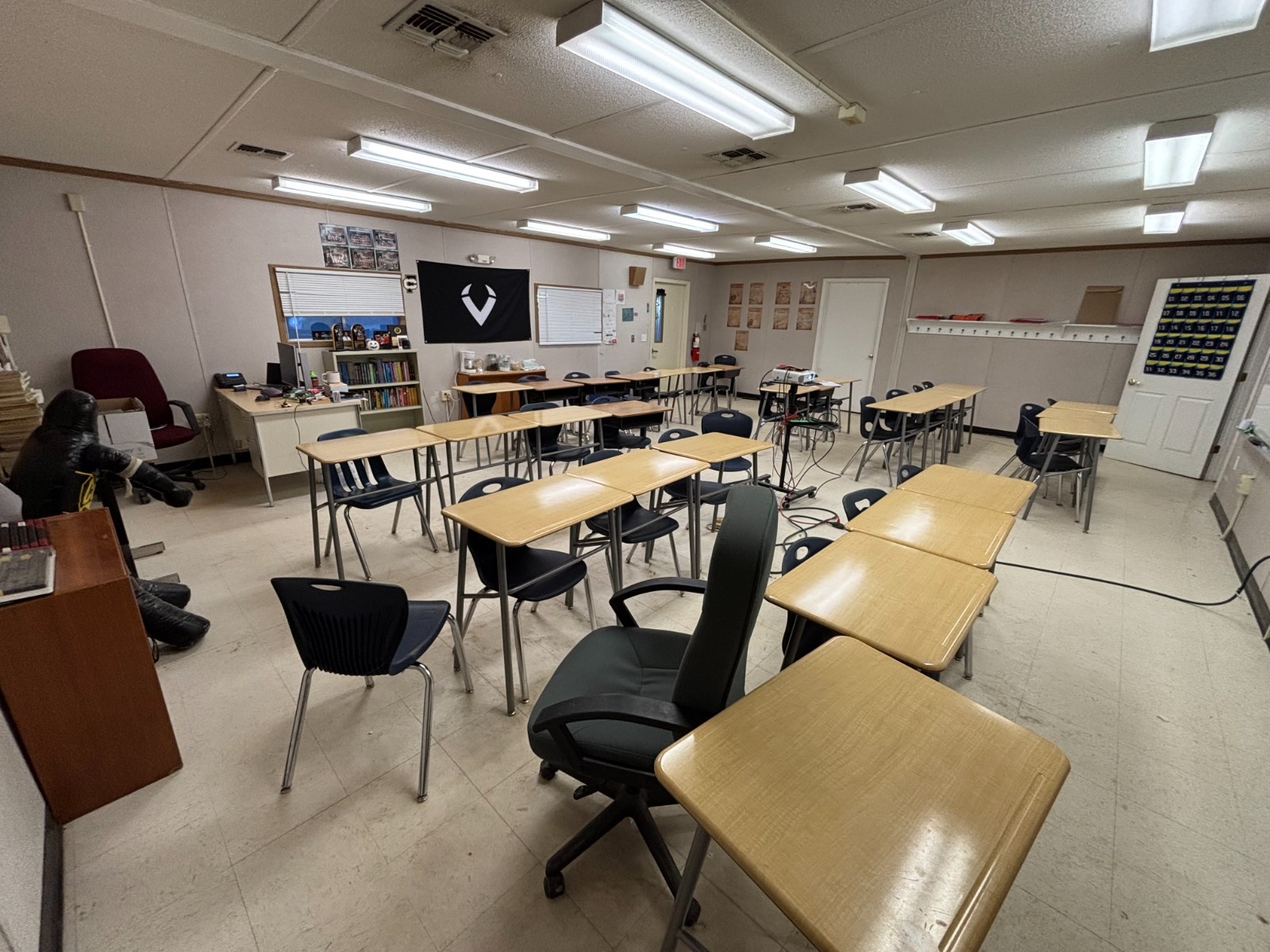 48×60 – 4 Classroom Modular Trailer Building. Delivery and setup available